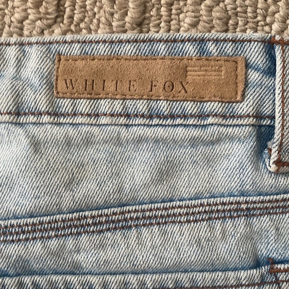 White Fox High Rise Cut Off Jeweled Bedazzled Rhinestone Denim Jean Shorts sz M - Picture 4 of 7